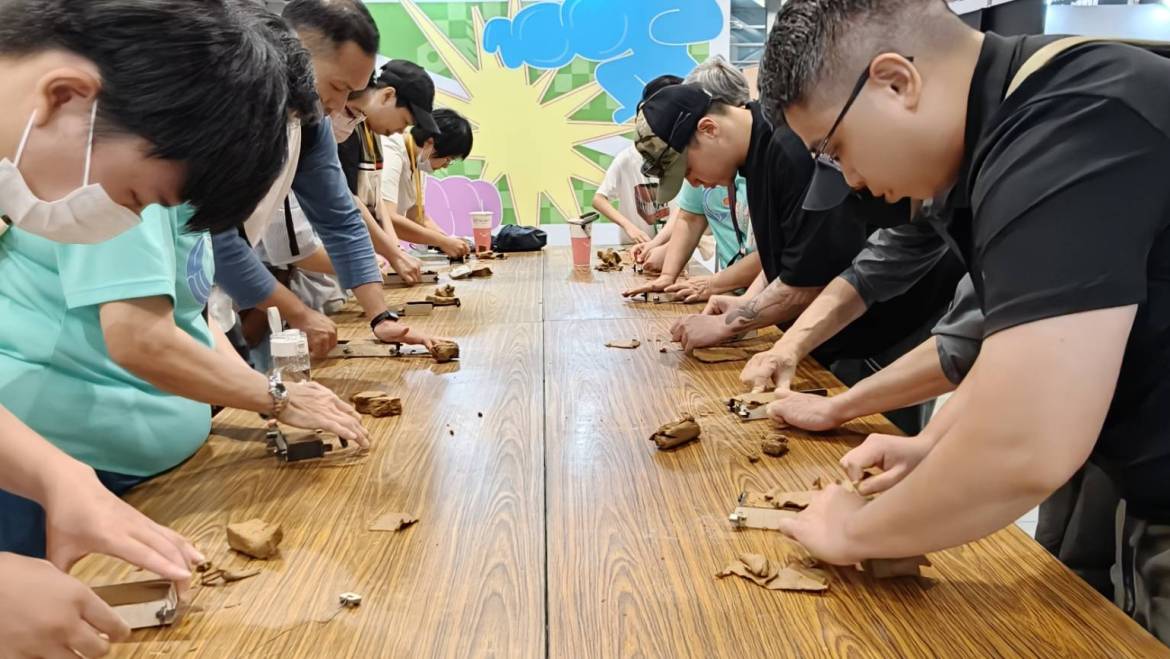 第56屆全國技能競賽技能體驗站｜玉龍龍積木磚帶你用八卦山脈黏土體驗手工製磚